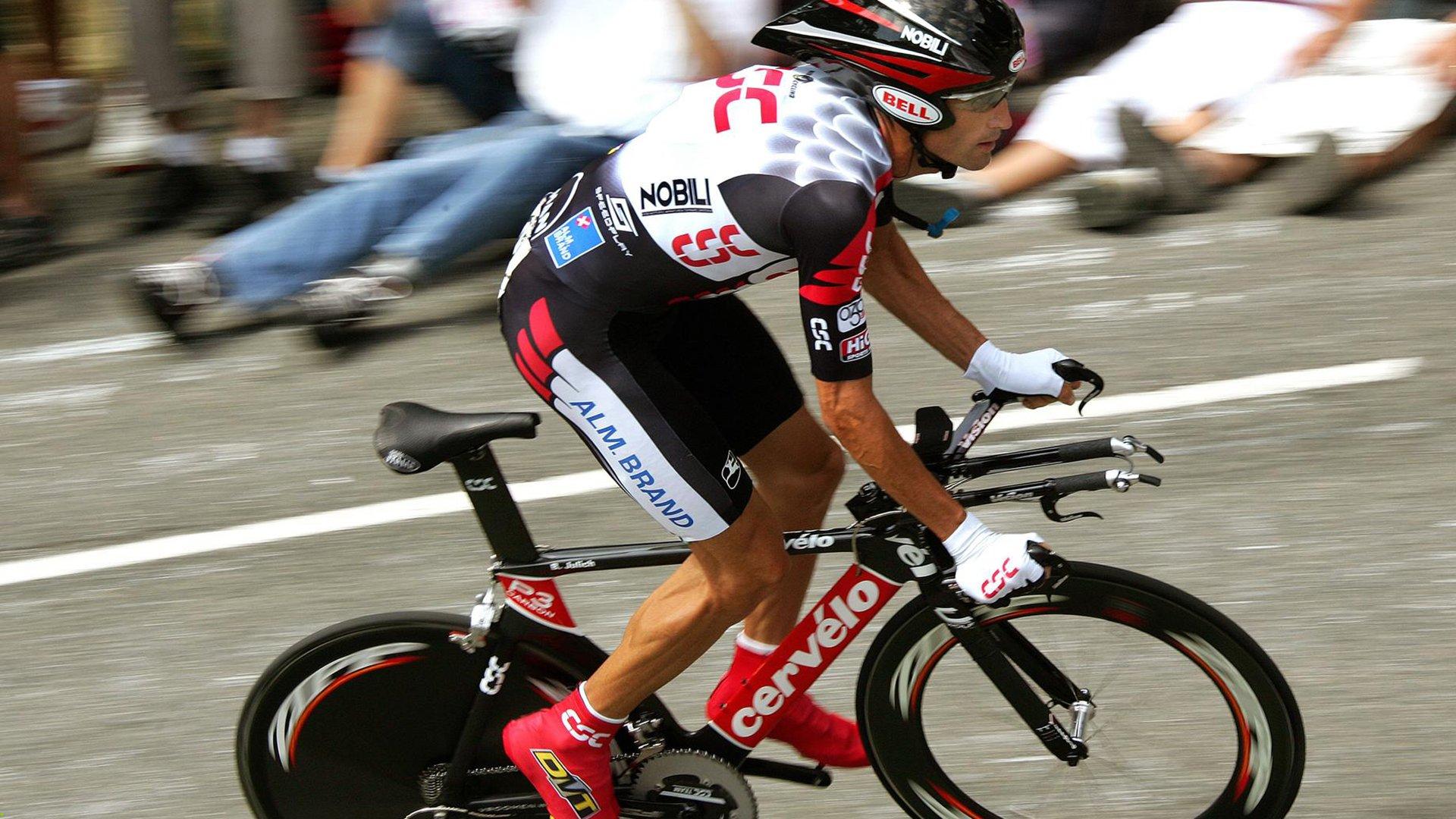 国乒包揽WTT大满贯五冠 马龙樊振东巅峰对决引爆全场